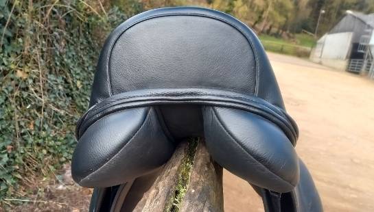 Sella da dressage Thorowgood   16.5" - 2025