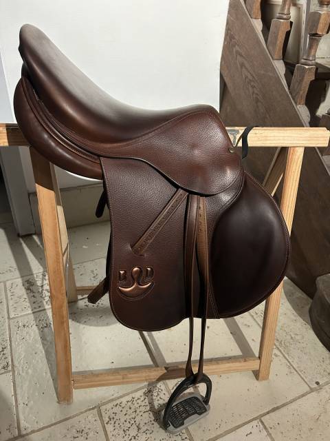 Sella da salto ostacoli Delgrange  17.5" - 2025