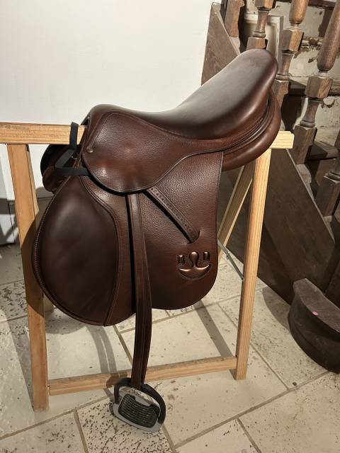 Sella da salto ostacoli Delgrange  17.5" - 2025