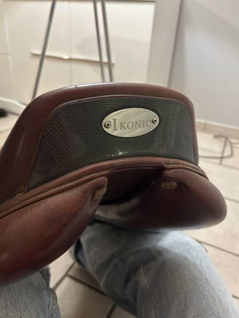 Sella da salto ostacoli Ikonic  17" - 2020