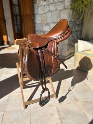 Sella da salto ostacoli Equipe  17.5" - 2018