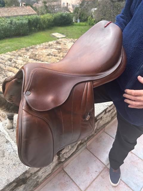 Sella da salto ostacoli Equipe  17.5" - 2018