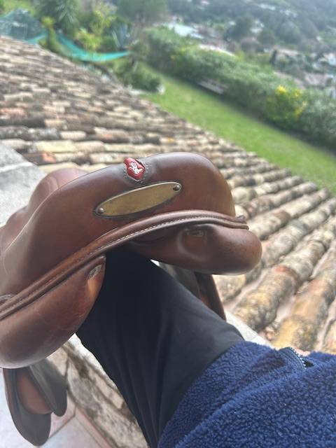 Sella da salto ostacoli Equipe  17.5" - 2018