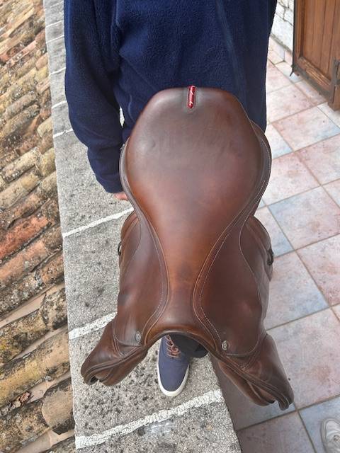 Sella da salto ostacoli Equipe  17.5" - 2018