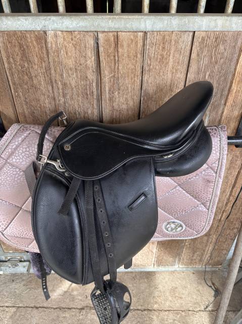 Sella mista Norton  15" - 2023