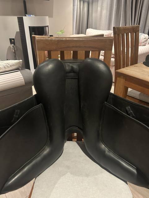 Sella da dressage Zaldi  18" - 2025