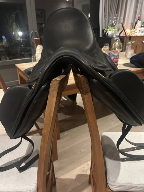 Sella da dressage Zaldi  18" - 2025