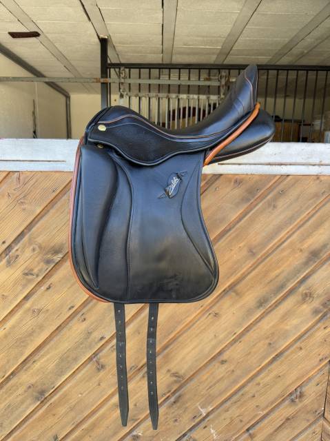 Sella da dressage Zaldi  17.5" - 2022
