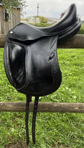Sella da dressage CWD  17.5" - 2013