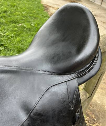 Sella da dressage CWD  17.5" - 2013