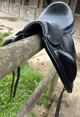 Sella da dressage CWD  17.5" - 2013