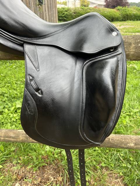 Sella da dressage CWD  17.5" - 2013