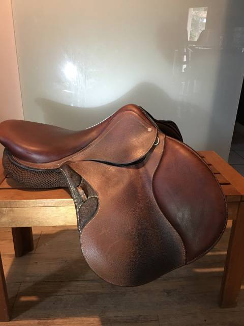 Sella da salto ostacoli Devoucoux Marque GT Concept  17.5" - 2019