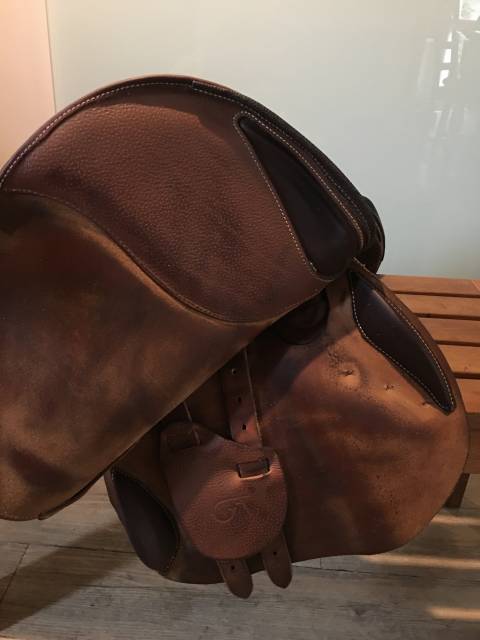 Sella da salto ostacoli Devoucoux Marque GT Concept  17.5" - 2019