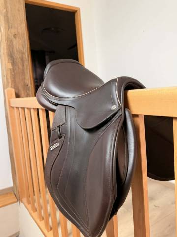 Sella da salto ostacoli CWD  17.5" - 2023