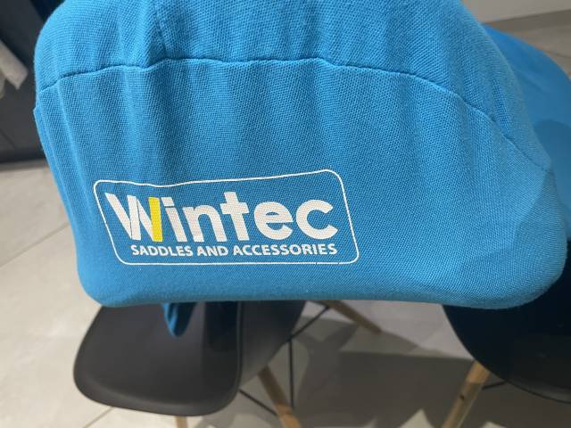 Sella sintetica Wintec  17.5" - 2021