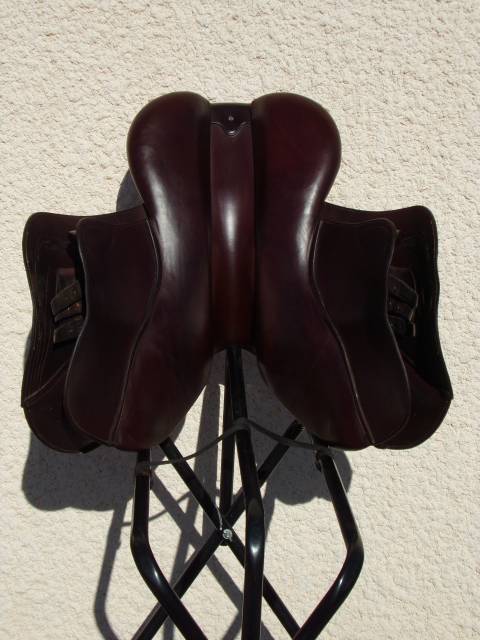 Sella da salto ostacoli CWD  17.5" - 2018