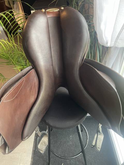 Sella da salto ostacoli Stubben  17.5" - 2020