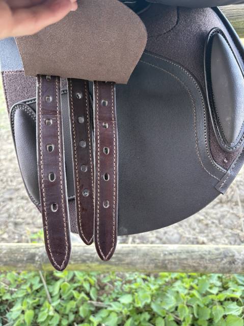 Sella da salto ostacoli Arena Pro Jump 17.5" - 2026