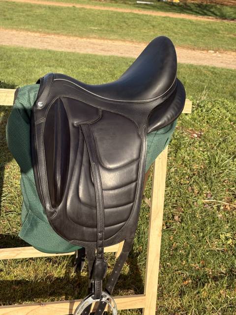 Sella da dressage Devoucoux  17" - 2021