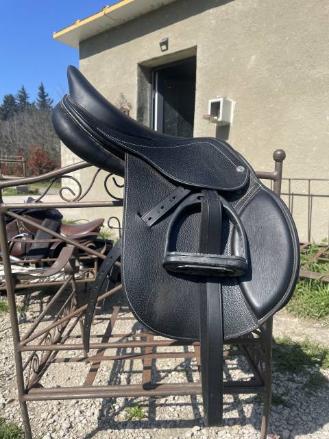 Sella mista Privil&egrave;ge Equitation  16.5" - 2023
