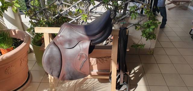 Sella da salto ostacoli Antar&egrave;s  17" - 2015