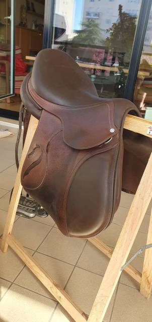 Sella da salto ostacoli Antar&egrave;s  17" - 2015