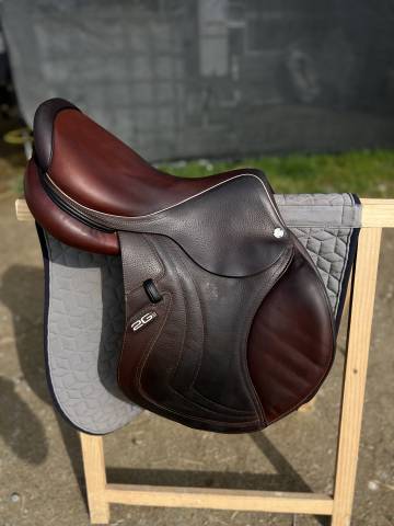 Sella da salto ostacoli CWD  17" - 2023