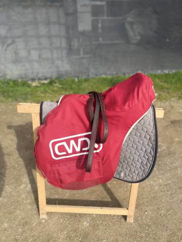 Sella da salto ostacoli CWD  17" - 2023