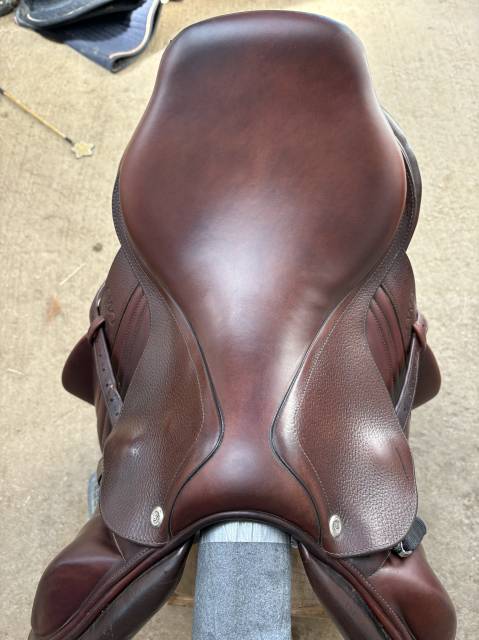 Sella da salto ostacoli CWD  17.5" - 2018