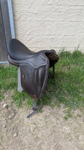 Sella da dressage Ikonic  17.5" - 2024
