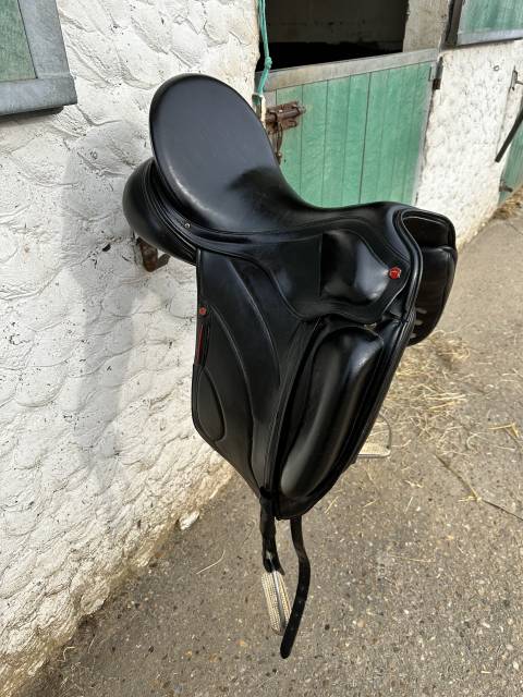 Sella da dressage Albion  17.5" - 2017