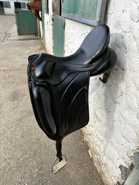 Sella da dressage Albion  17.5" - 2017