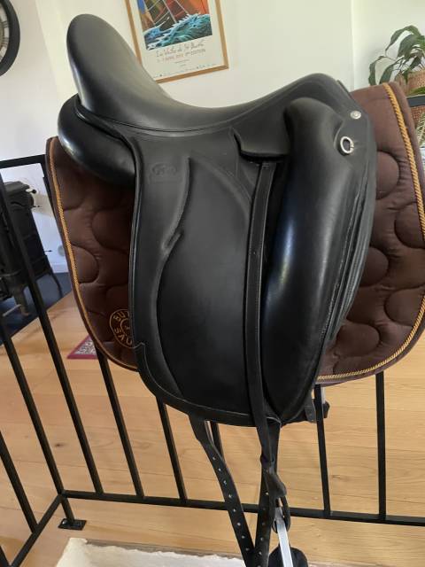 Sella da dressage Devoucoux  17.5" - 2016