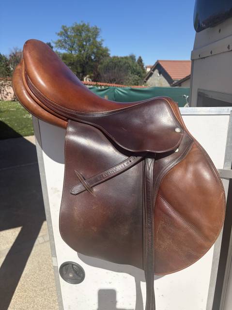 Sella da salto ostacoli Childeric  17" - 2017