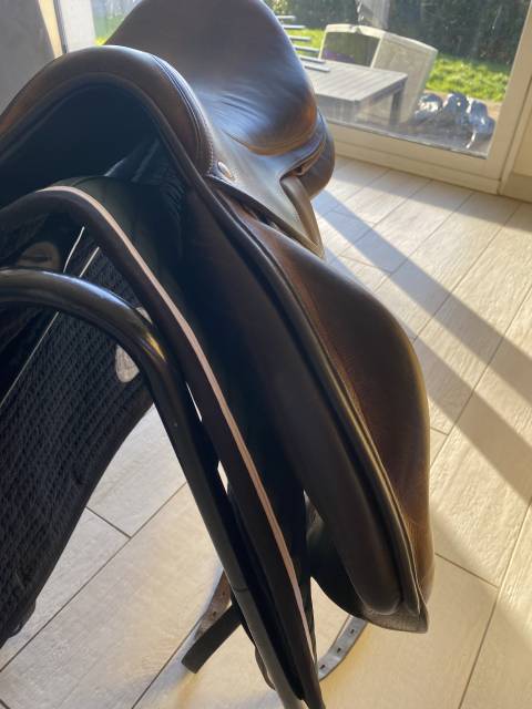 Sella da salto ostacoli Forestier  18" - 2022