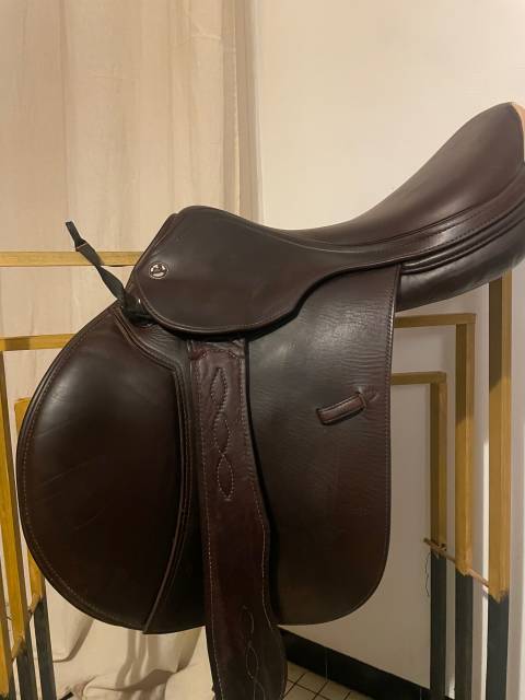 Sella da salto ostacoli Prestige Italia  17" - 2020