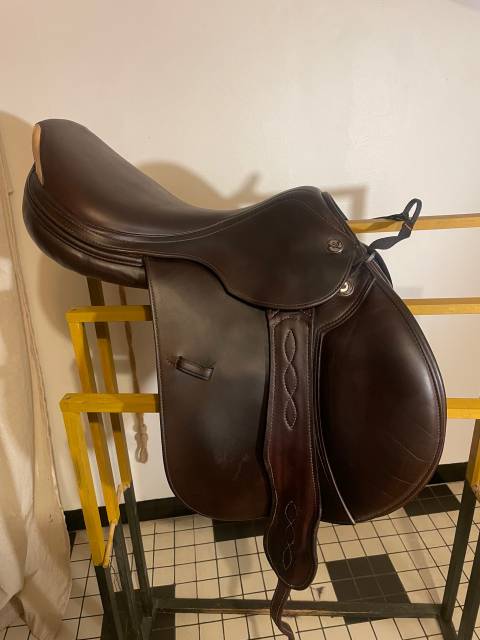 Sella da salto ostacoli Prestige Italia  17" - 2020