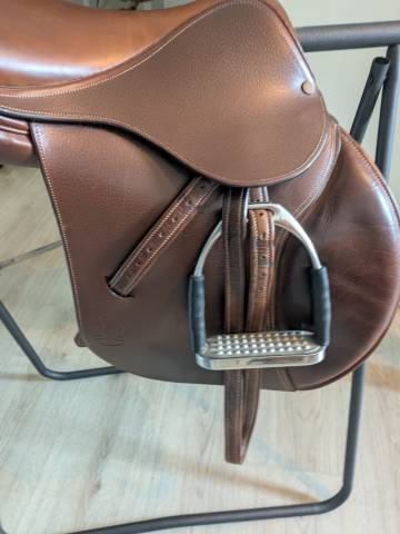 Sella da salto ostacoli Delgrange  17" - 2009