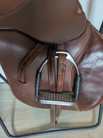 Sella da salto ostacoli Delgrange  17" - 2009