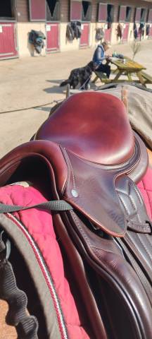 Sella da salto ostacoli Meyer  17.5" - 2023