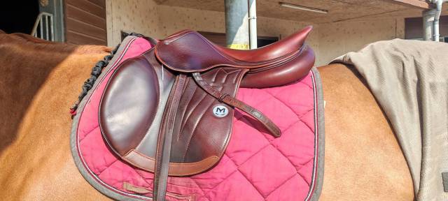 Sella da salto ostacoli Meyer  17.5" - 2023