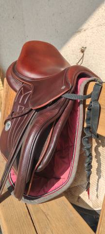 Sella da salto ostacoli Meyer  17.5" - 2023