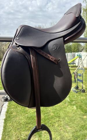 Sella da salto ostacoli Antar&egrave;s  17.5" - 2015