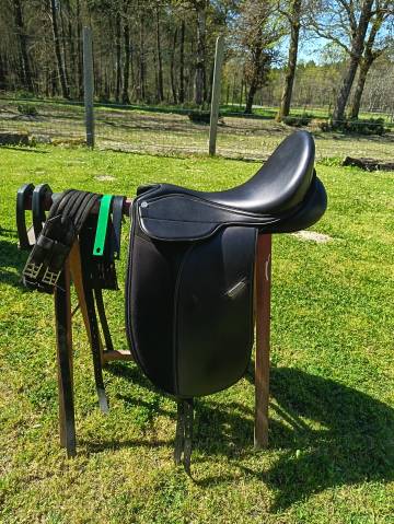 Sella da dressage Eric Thomas  17.5" - 2023