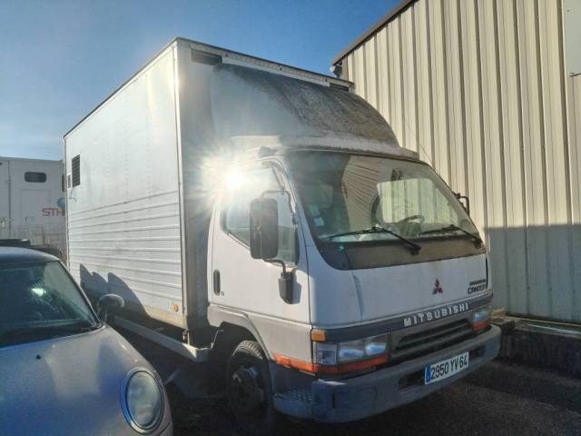 Van per Cavalli Mitsubishi canter 1999 Occasione