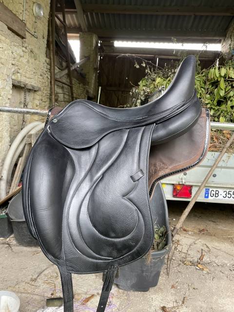 Sella da dressage Antar&egrave;s  17.5" - 2018