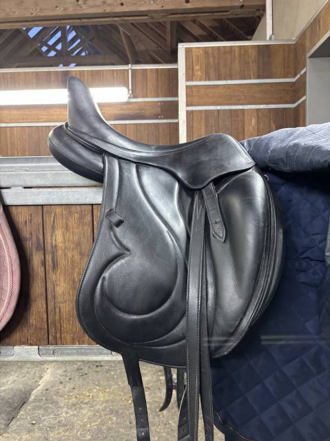 Sella da dressage Antar&egrave;s  17" - 2018
