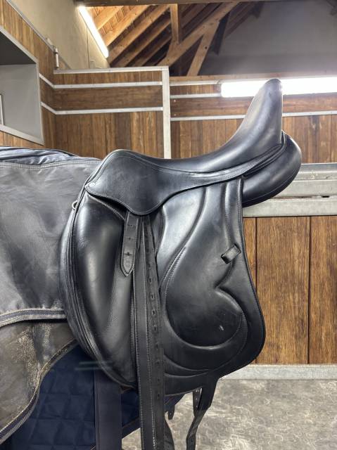 Sella da dressage Antar&egrave;s  17" - 2018