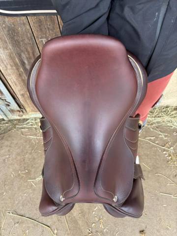 Sella da salto ostacoli CWD  17.5" - 2019